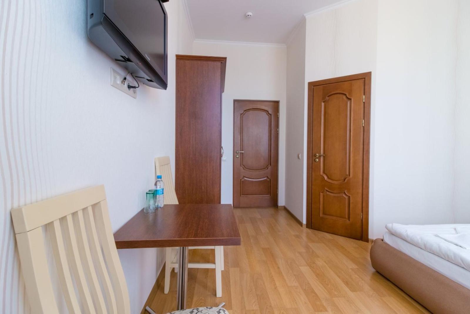 Orhideya Bed & Breakfast Lviv Exterior photo