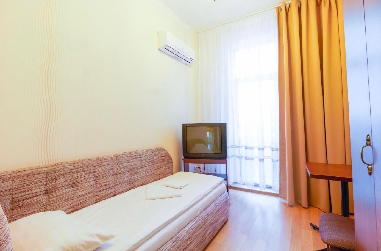 Orhideya Bed & Breakfast Lviv Exterior photo